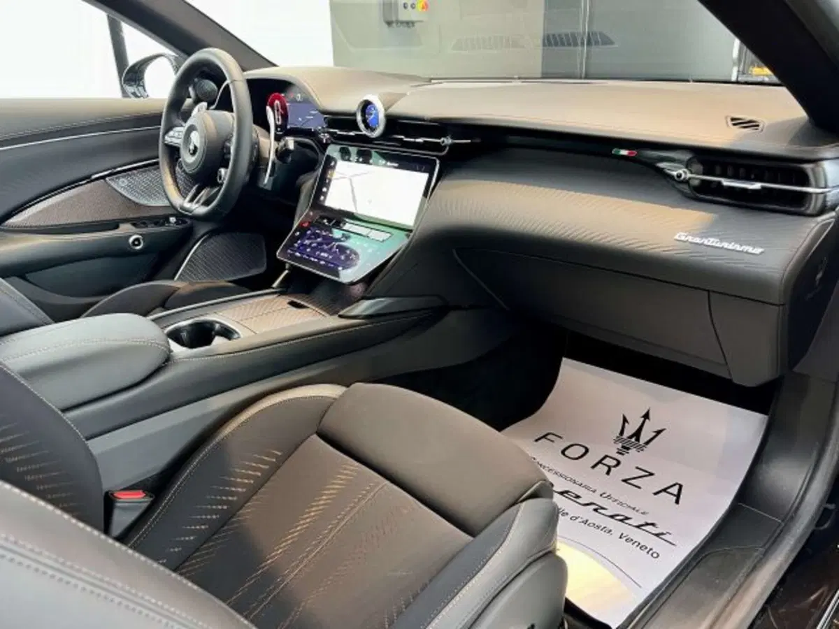 Maserati Granturismo nuova a Torino (8)