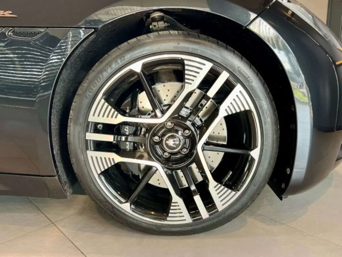 Maserati Granturismo nuova a Torino (2)