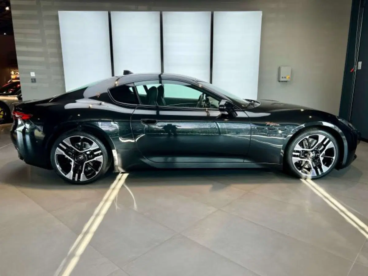 Maserati Granturismo nuova a Torino (3)