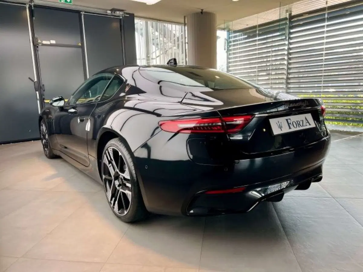 Maserati Granturismo nuova a Torino (4)