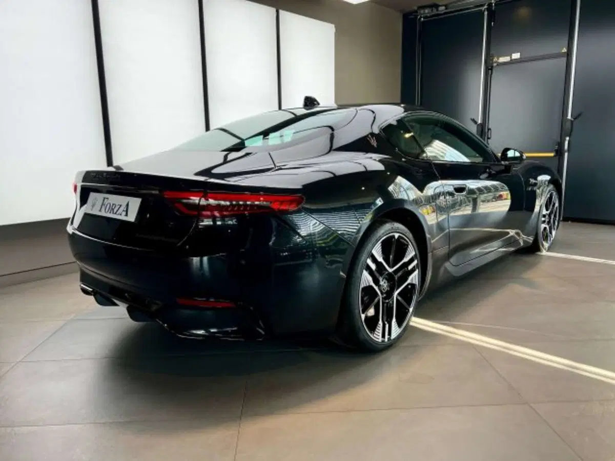 Maserati Granturismo nuova a Torino (5)