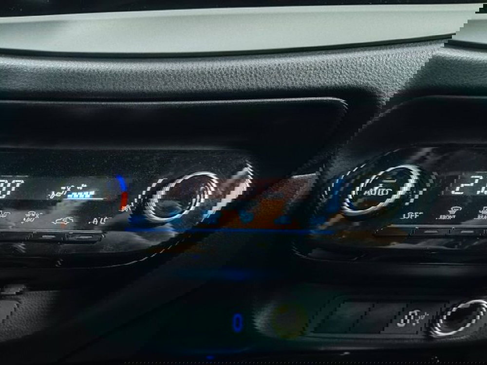 Toyota Aygo X usata a Teramo (16)