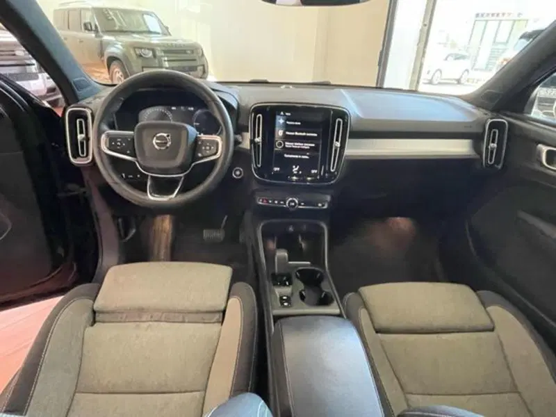 Volvo XC40 usata a Lucca (9)