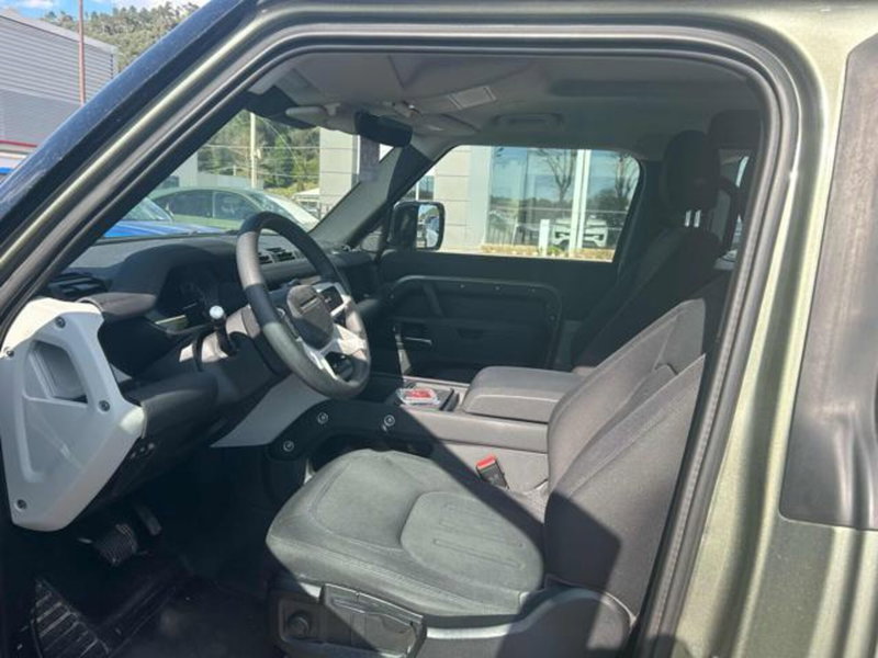 Land Rover Defender usata a Lucca (9)