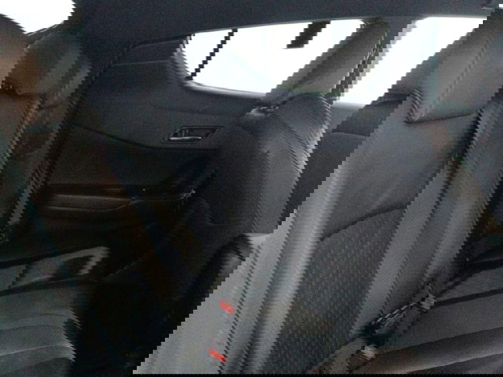 Toyota Toyota C-HR usata a Catania (11)