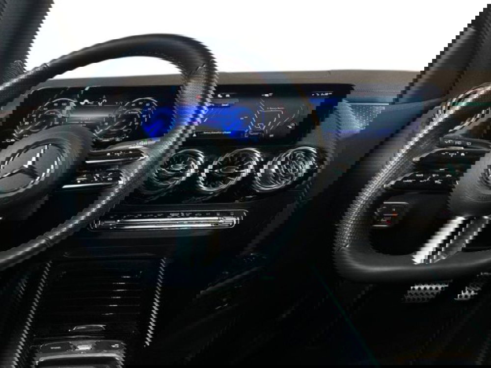 Mercedes-Benz EQA usata a Bologna (11)