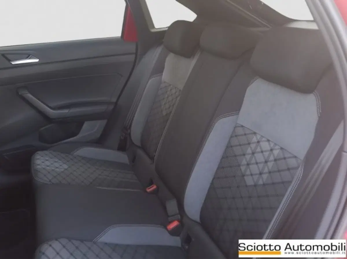 Volkswagen Taigo usata a Messina (13)