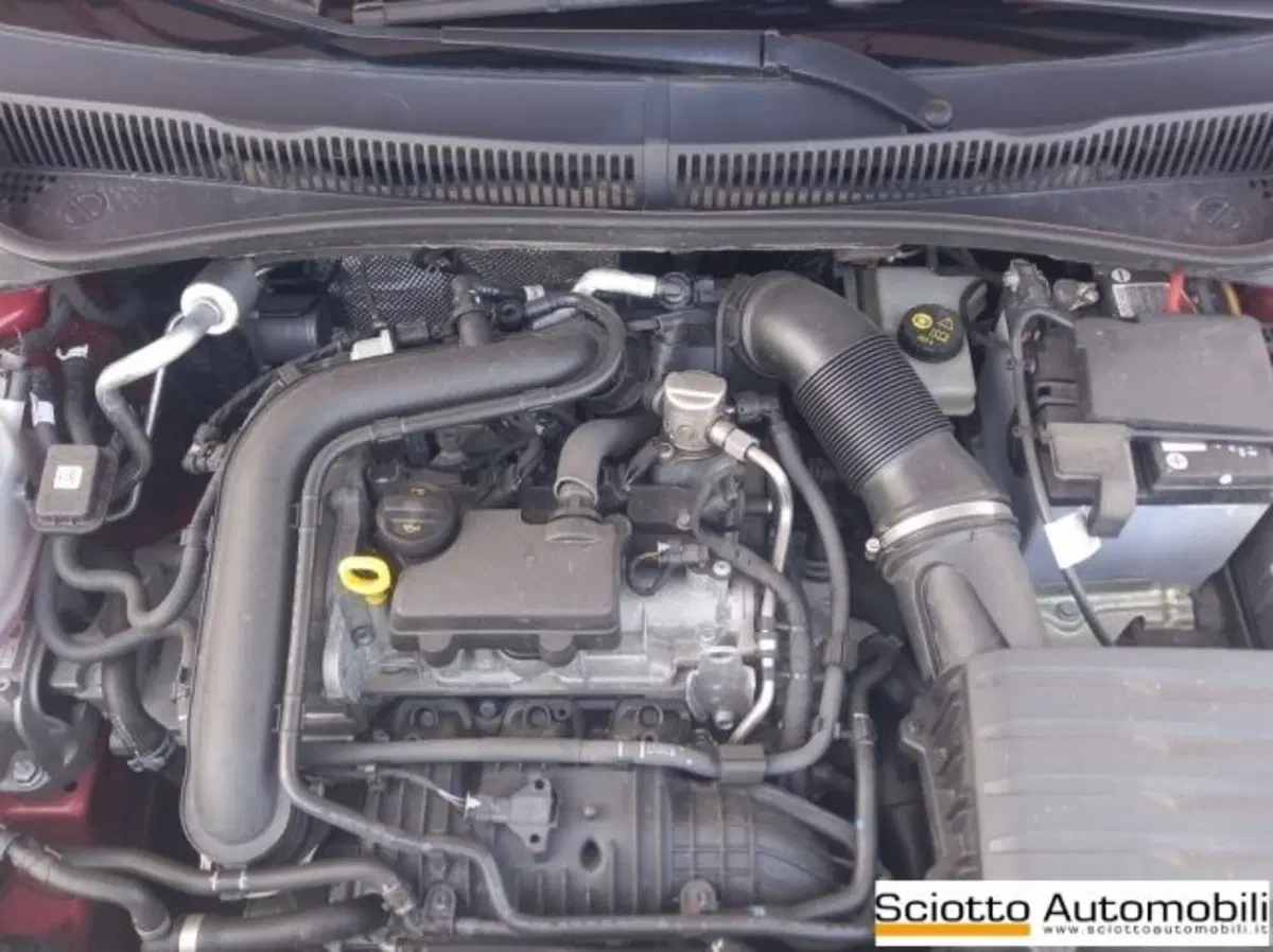 Volkswagen Taigo usata a Messina (18)
