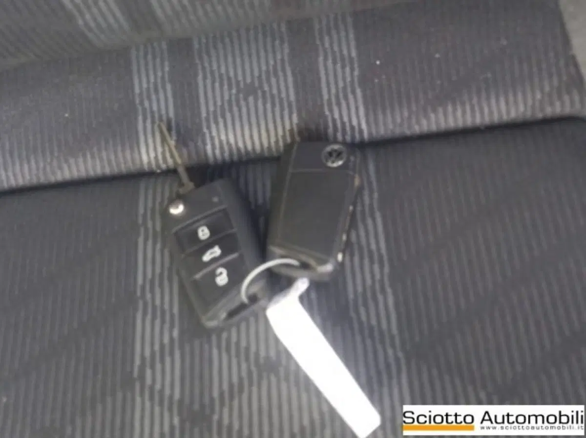 Volkswagen Taigo usata a Messina (20)