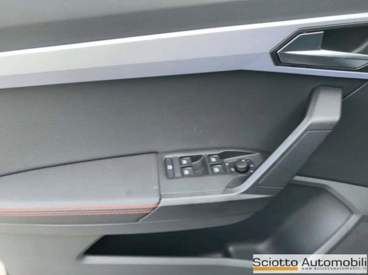 SEAT Ibiza nuova a Messina (12)