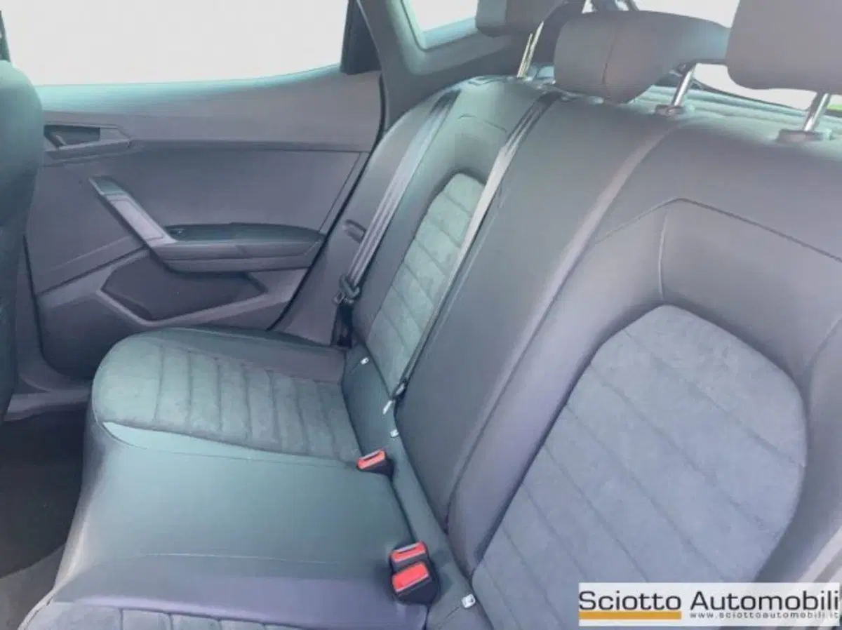 SEAT Ibiza nuova a Messina (13)