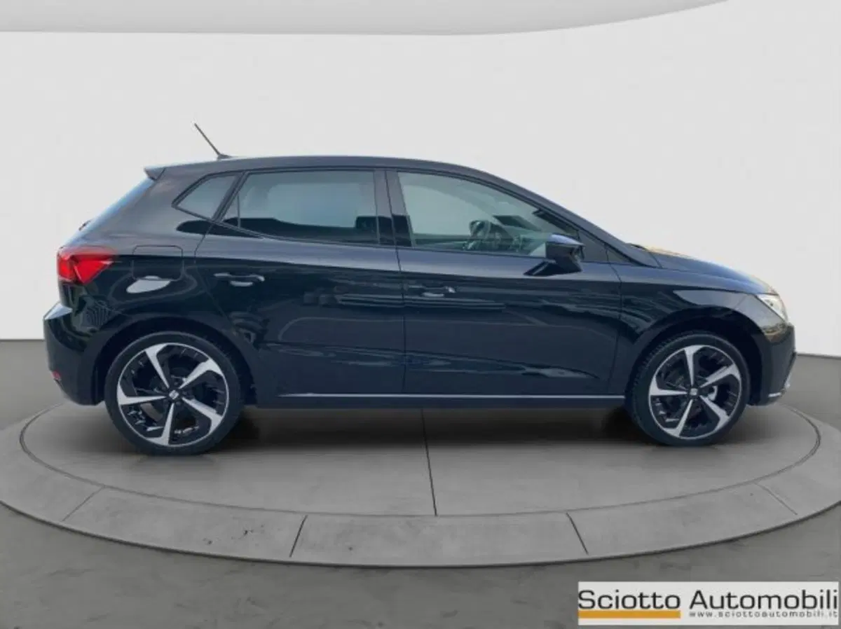 SEAT Ibiza nuova a Messina (7)