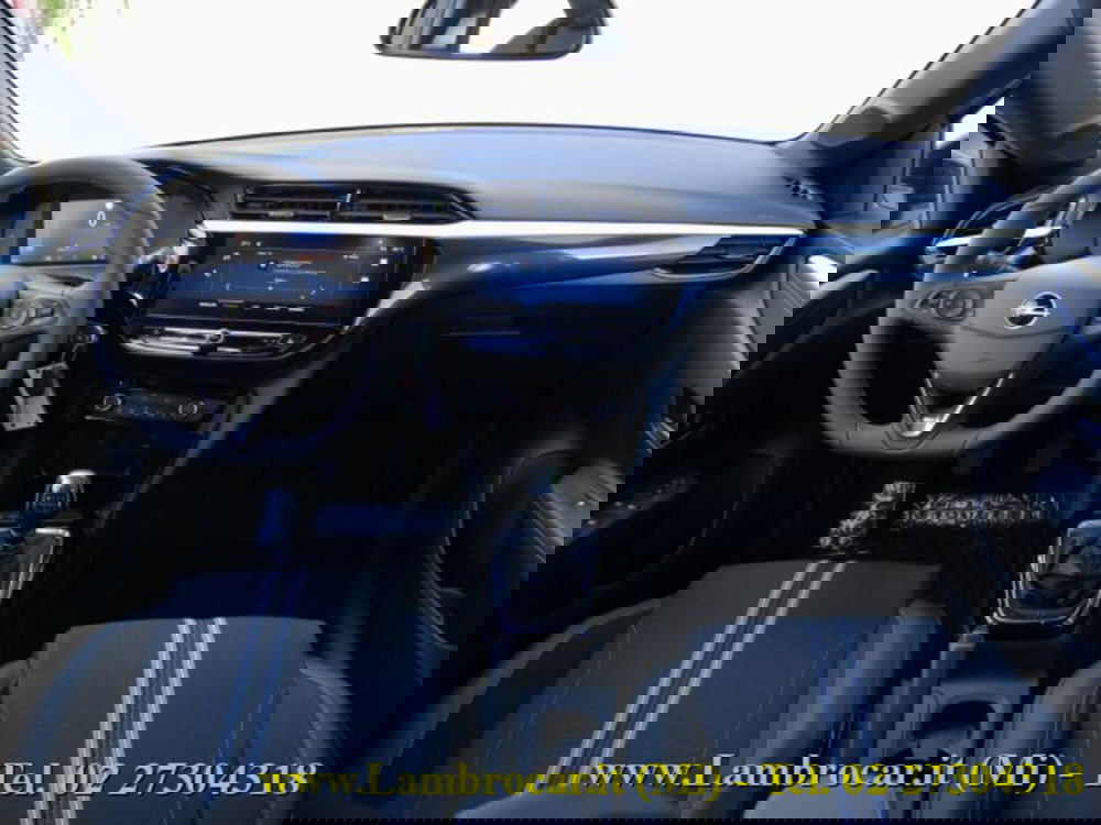 Opel Corsa nuova a Milano (2)