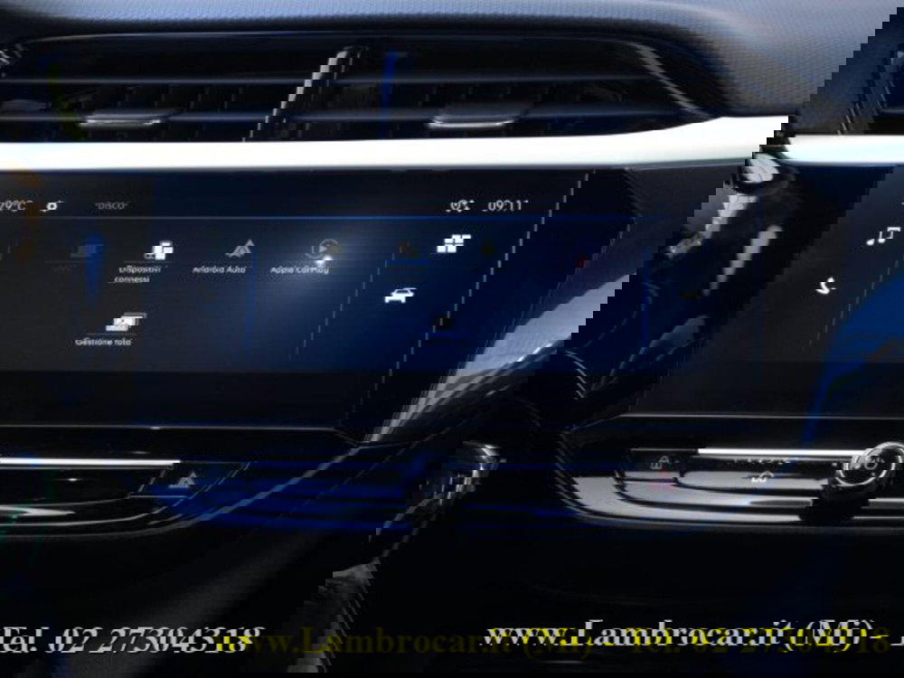 Opel Corsa nuova a Milano (8)