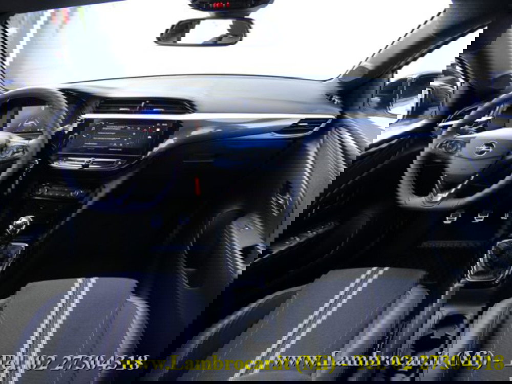 Opel Corsa nuova a Milano (2)