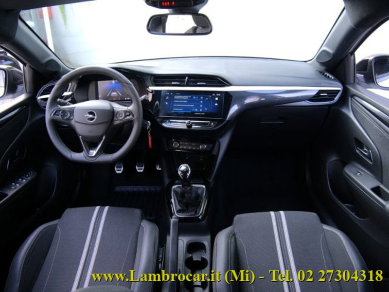 Opel Corsa nuova a Milano (2)