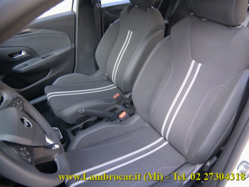 Opel Corsa nuova a Milano (4)