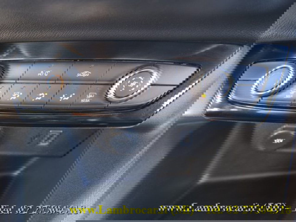 Opel Corsa nuova a Milano (7)