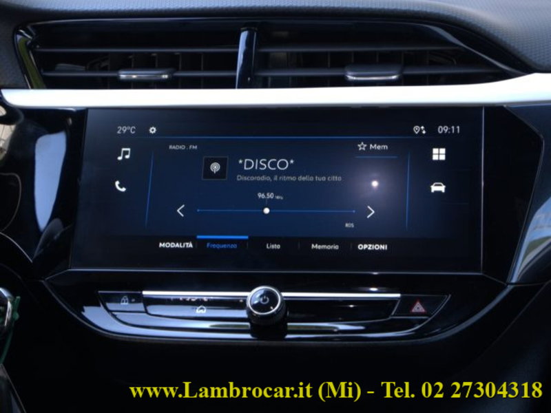 Opel Corsa nuova a Milano (9)