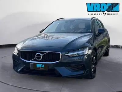 Volvo V60 B4 Geartronic Momentum Business Pro del 2022 usata a Tavagnacco