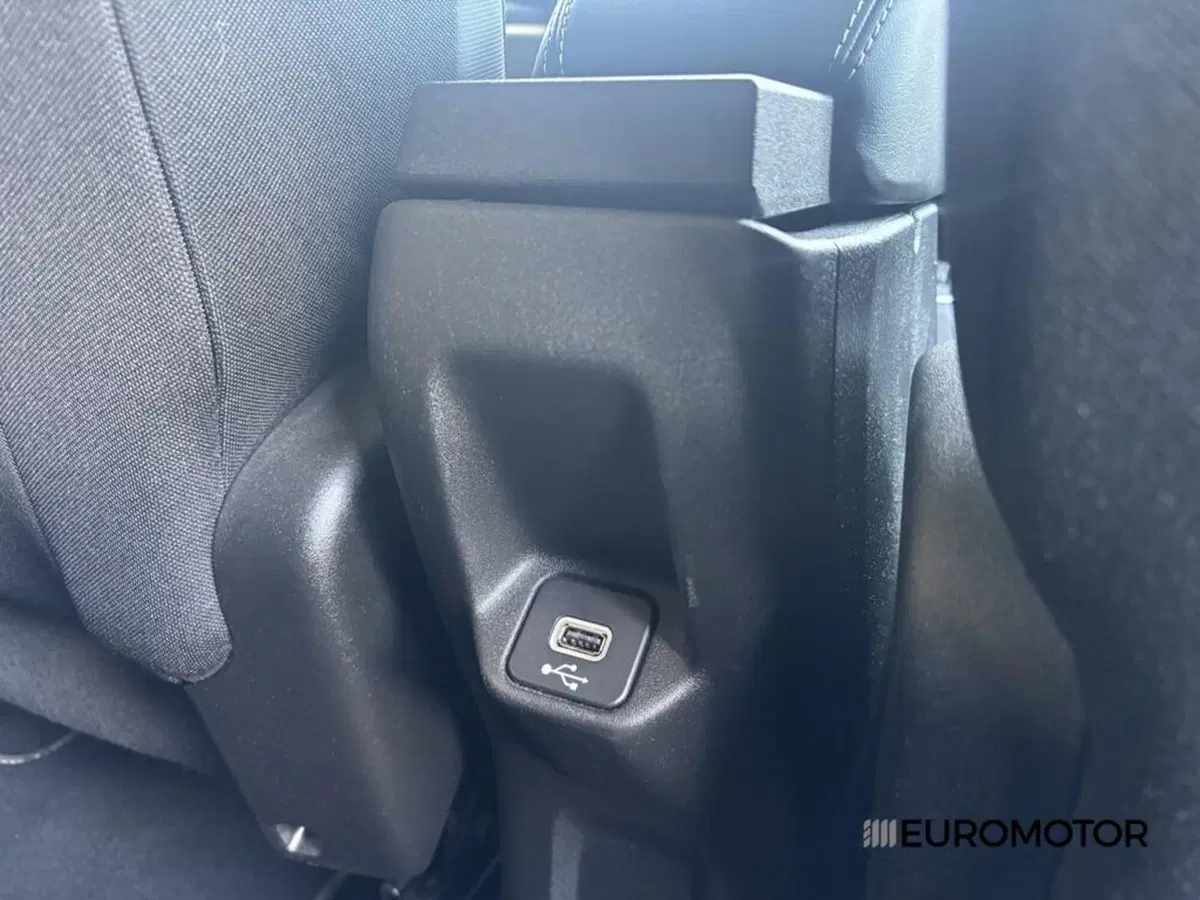 Jeep Renegade usata a Bari (13)