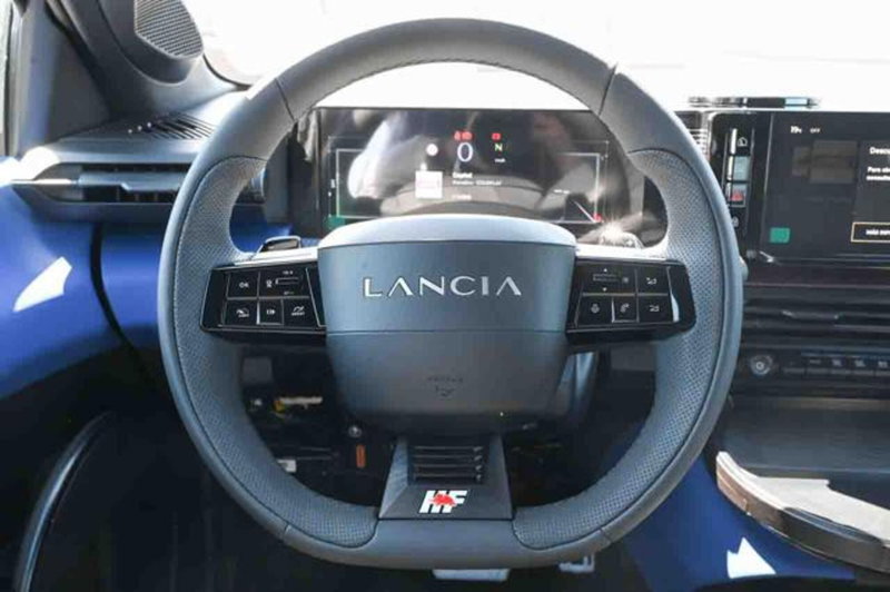 Lancia Ypsilon nuova a Torino (13)