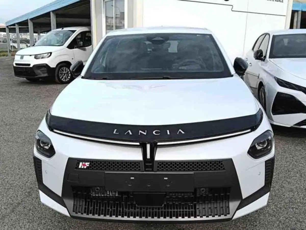 Lancia Ypsilon nuova a Torino (2)