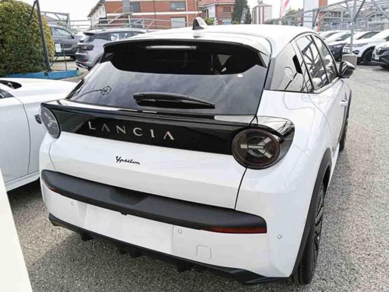 Lancia Ypsilon nuova a Torino (4)