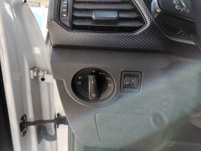 Volkswagen T-Cross usata a Bari (9)