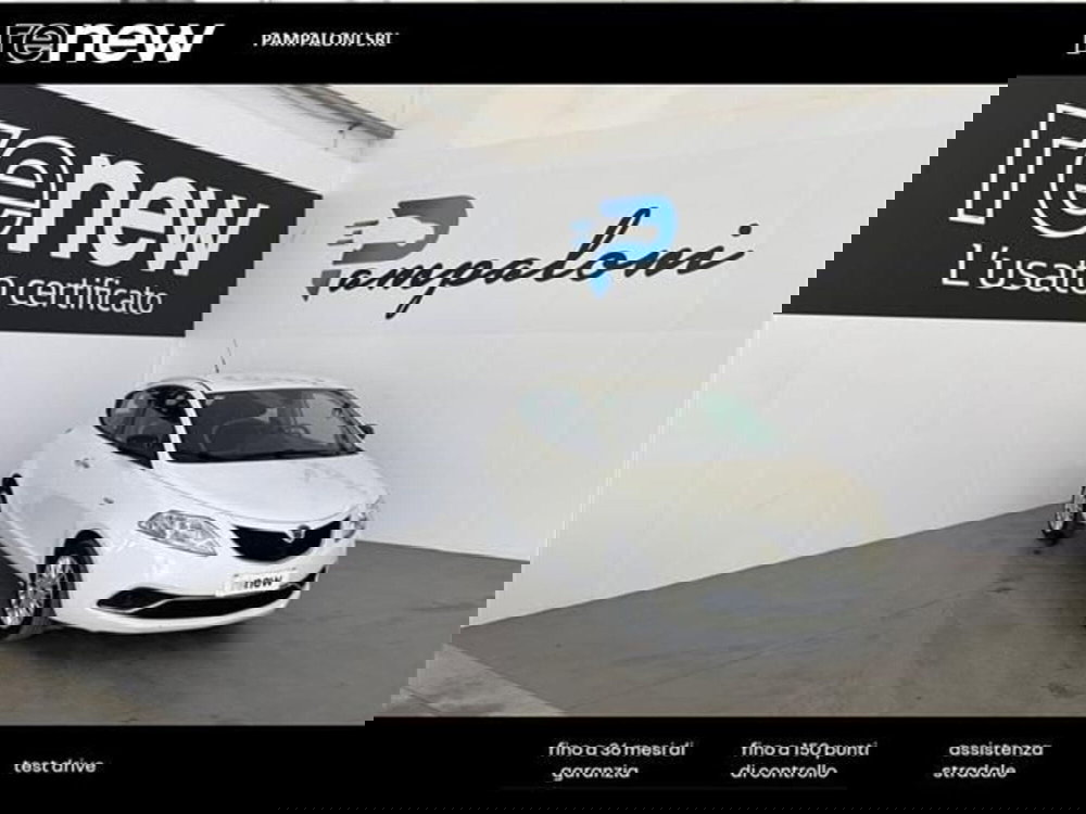 Lancia Ypsilon usata a Siena