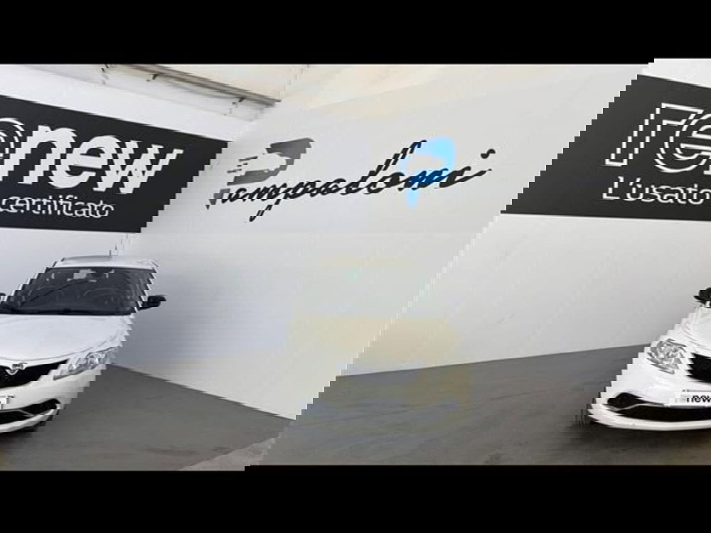 Lancia Ypsilon usata a Siena (2)