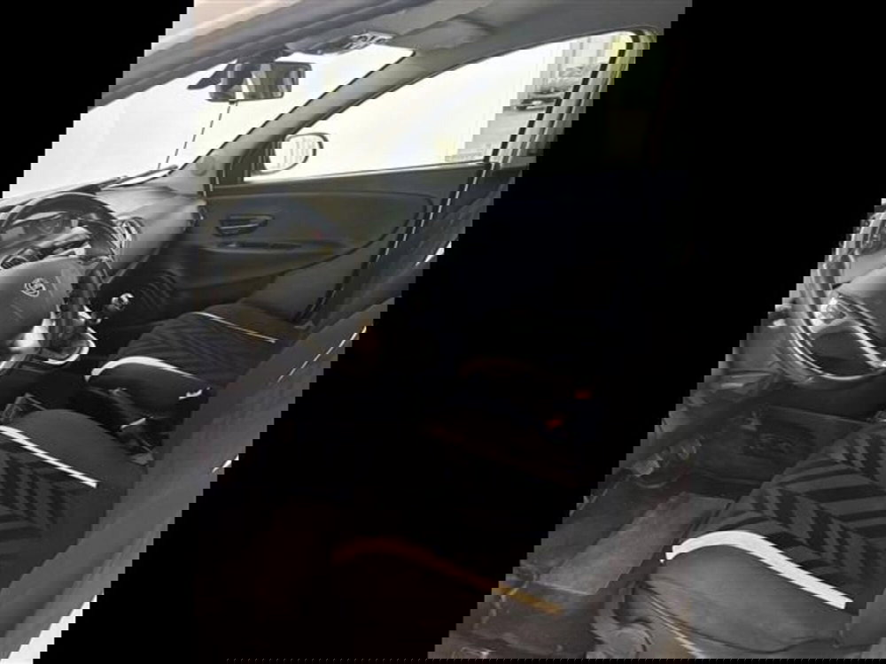 Lancia Ypsilon usata a Siena (9)