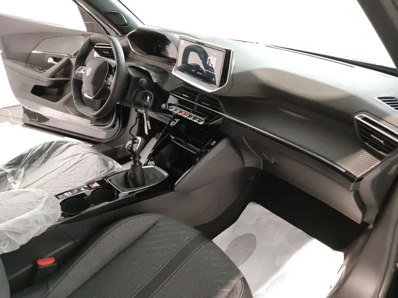 Peugeot 2008 nuova a L'Aquila (12)