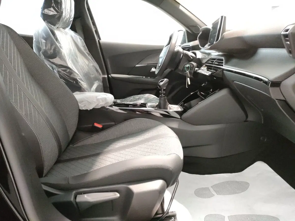 Peugeot 2008 nuova a L'Aquila (15)