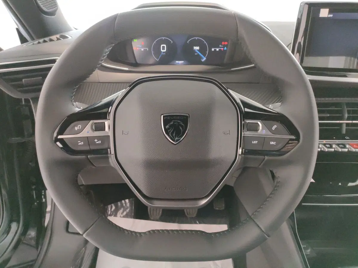 Peugeot 2008 nuova a L'Aquila (17)
