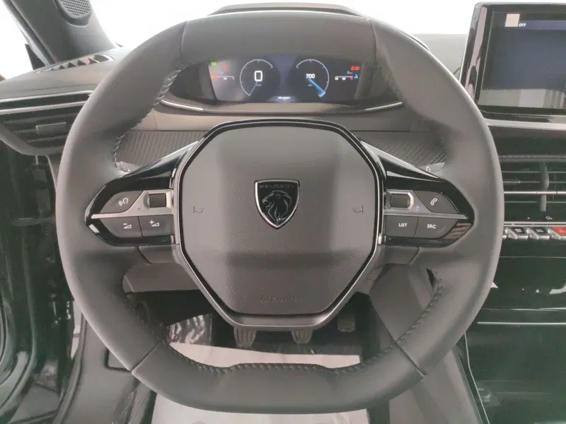 Peugeot 2008 nuova a L'Aquila (17)