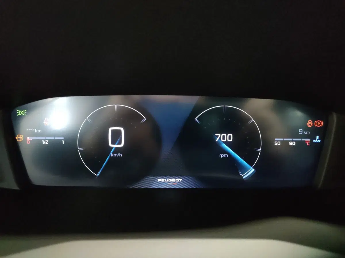 Peugeot 2008 nuova a L'Aquila (18)