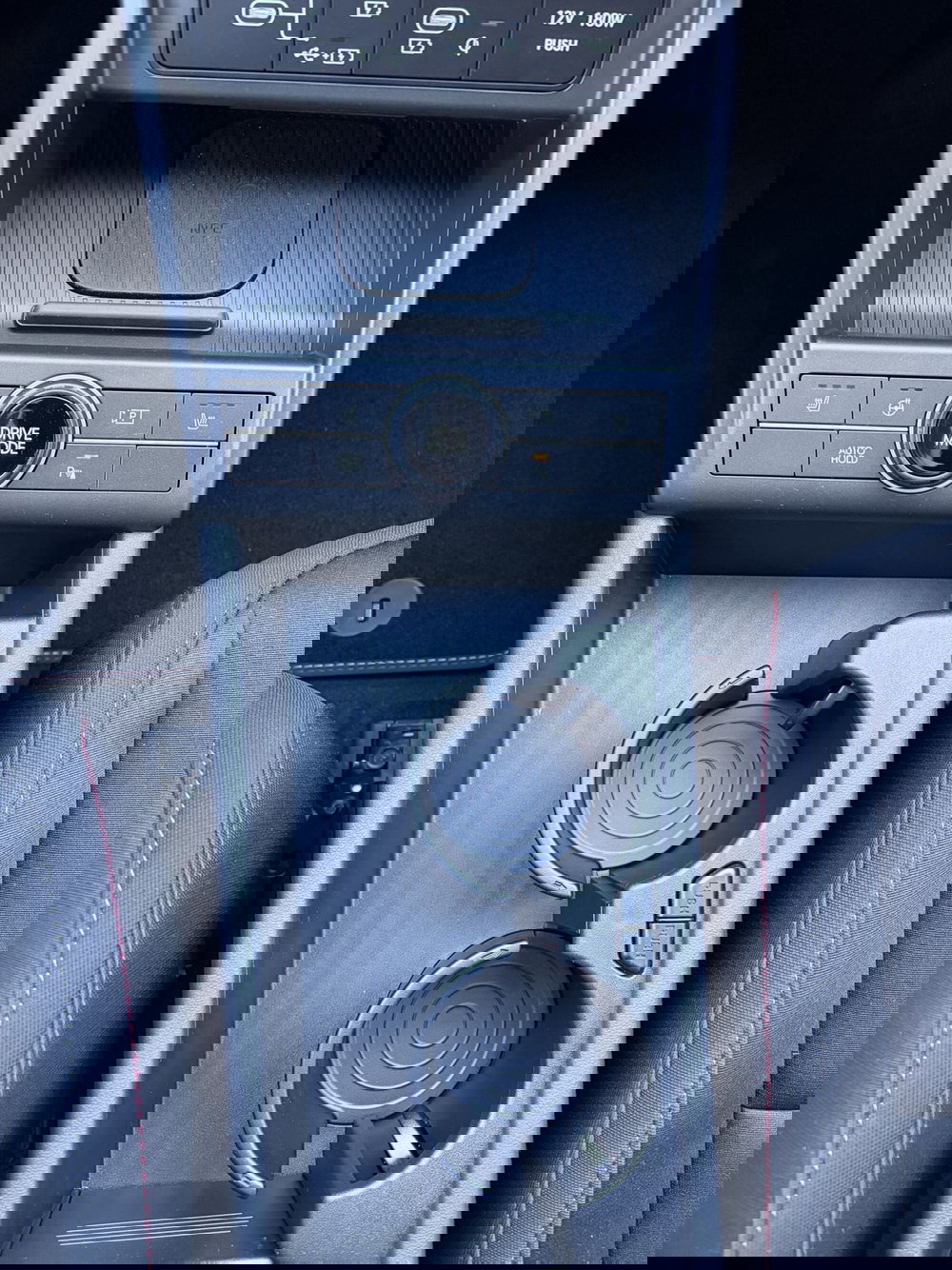 Hyundai Kona nuova a Vercelli (11)