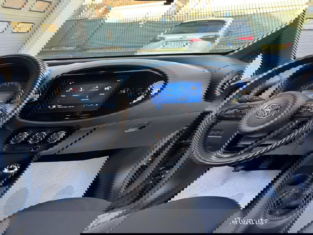 Toyota Aygo X nuova a Como (7)