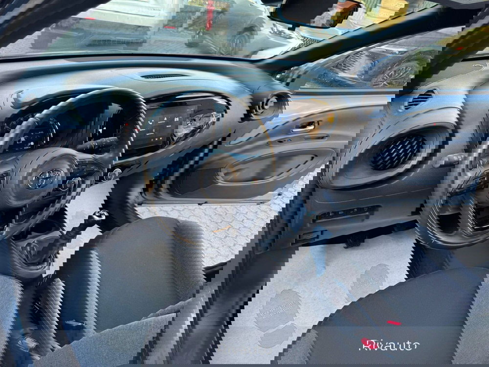 Toyota Aygo X nuova a Como (9)