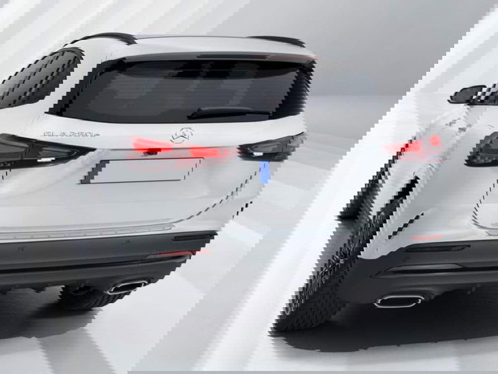 Mercedes-Benz GLA SUV nuova a Pisa (2)