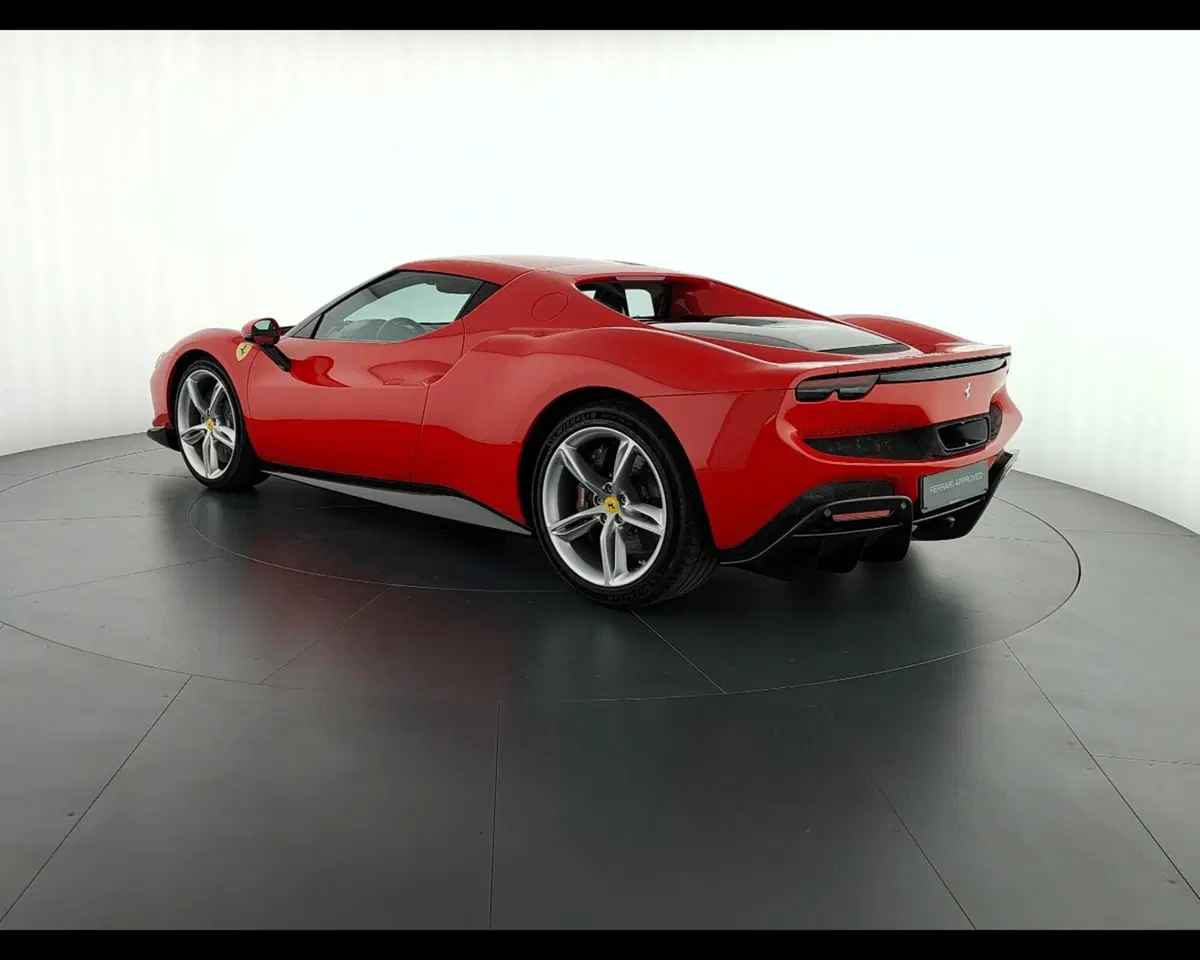 Ferrari 296 Coupé usata a Verona (11)