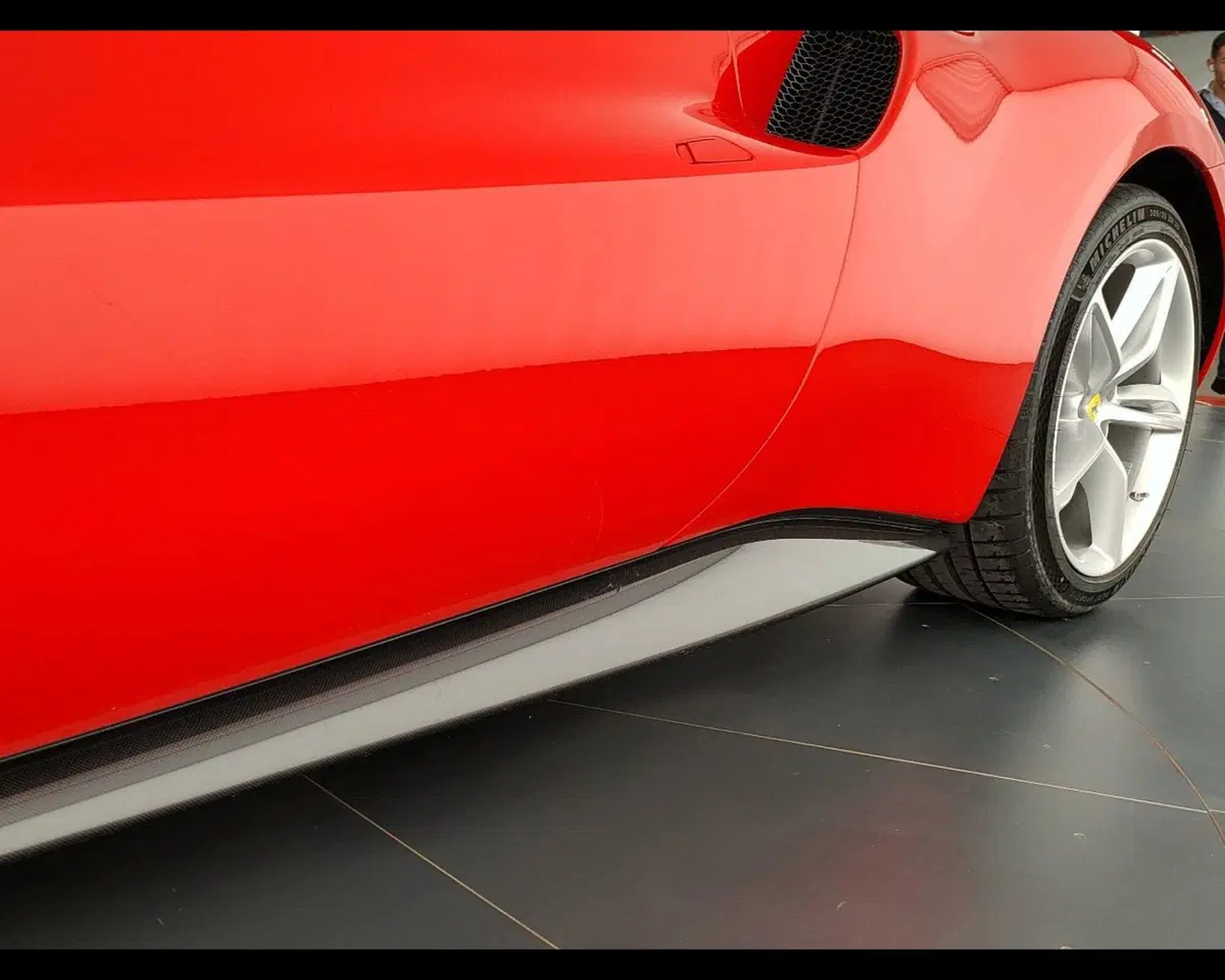 Ferrari 296 Coupé usata a Verona (12)