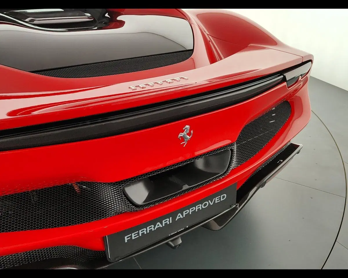 Ferrari 296 Coupé usata a Verona (15)