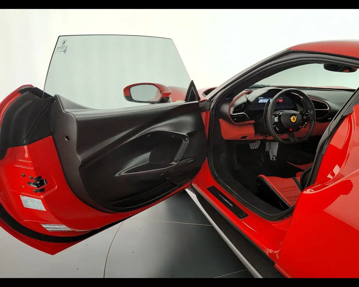 Ferrari 296 Coupé usata a Verona (17)