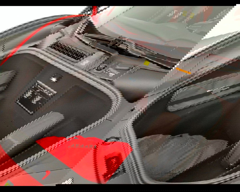 Ferrari 296 Coupé usata a Verona (18)