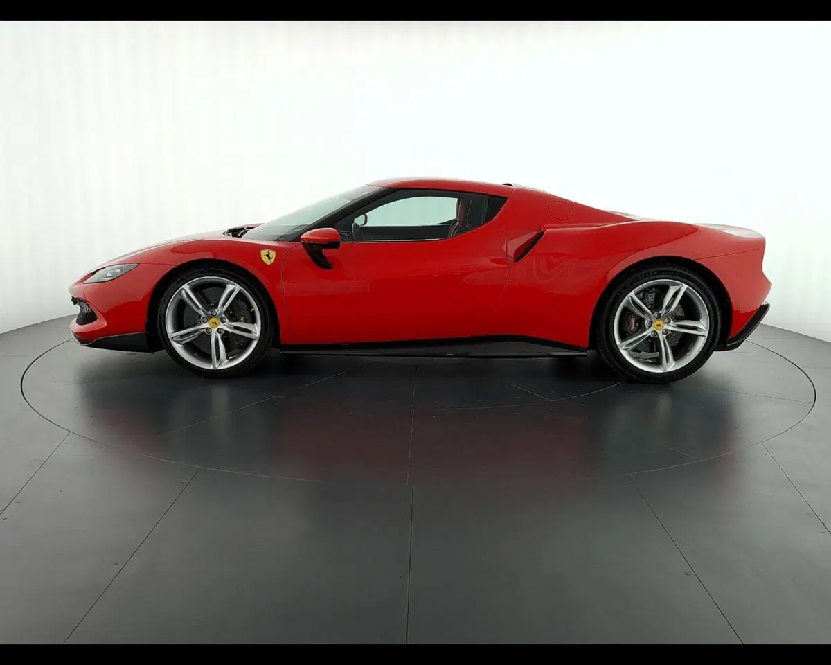 Ferrari 296 Coupé usata a Verona (3)