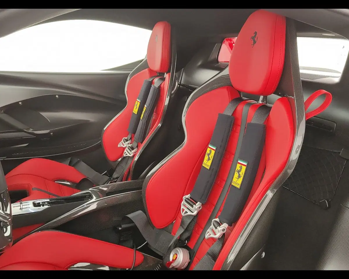 Ferrari 296 Coupé usata a Verona (6)