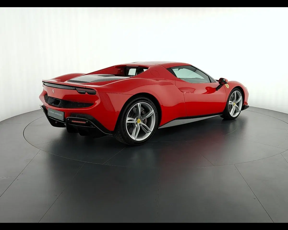 Ferrari 296 Coupé usata a Verona (8)