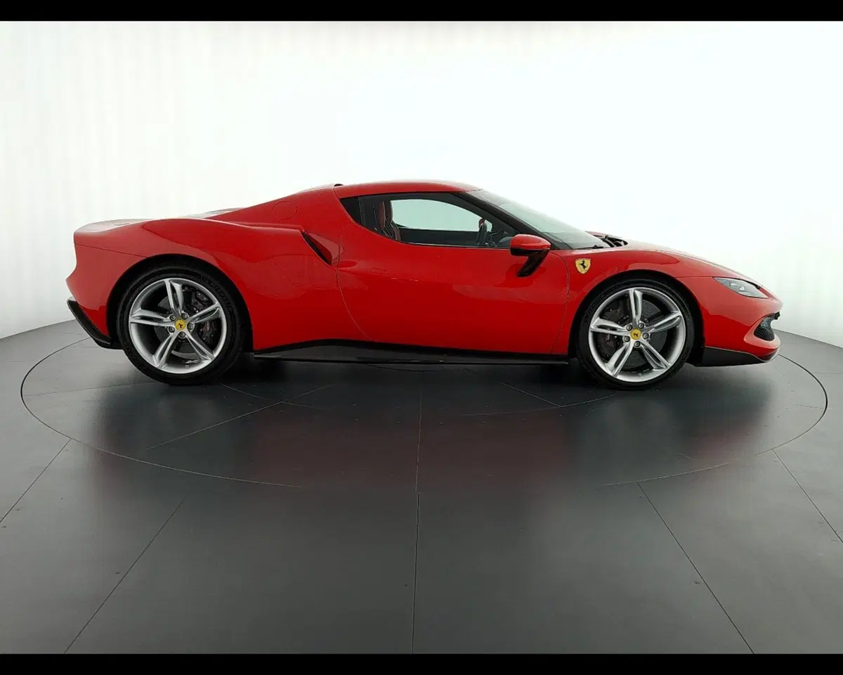 Ferrari 296 Coupé usata a Verona (9)